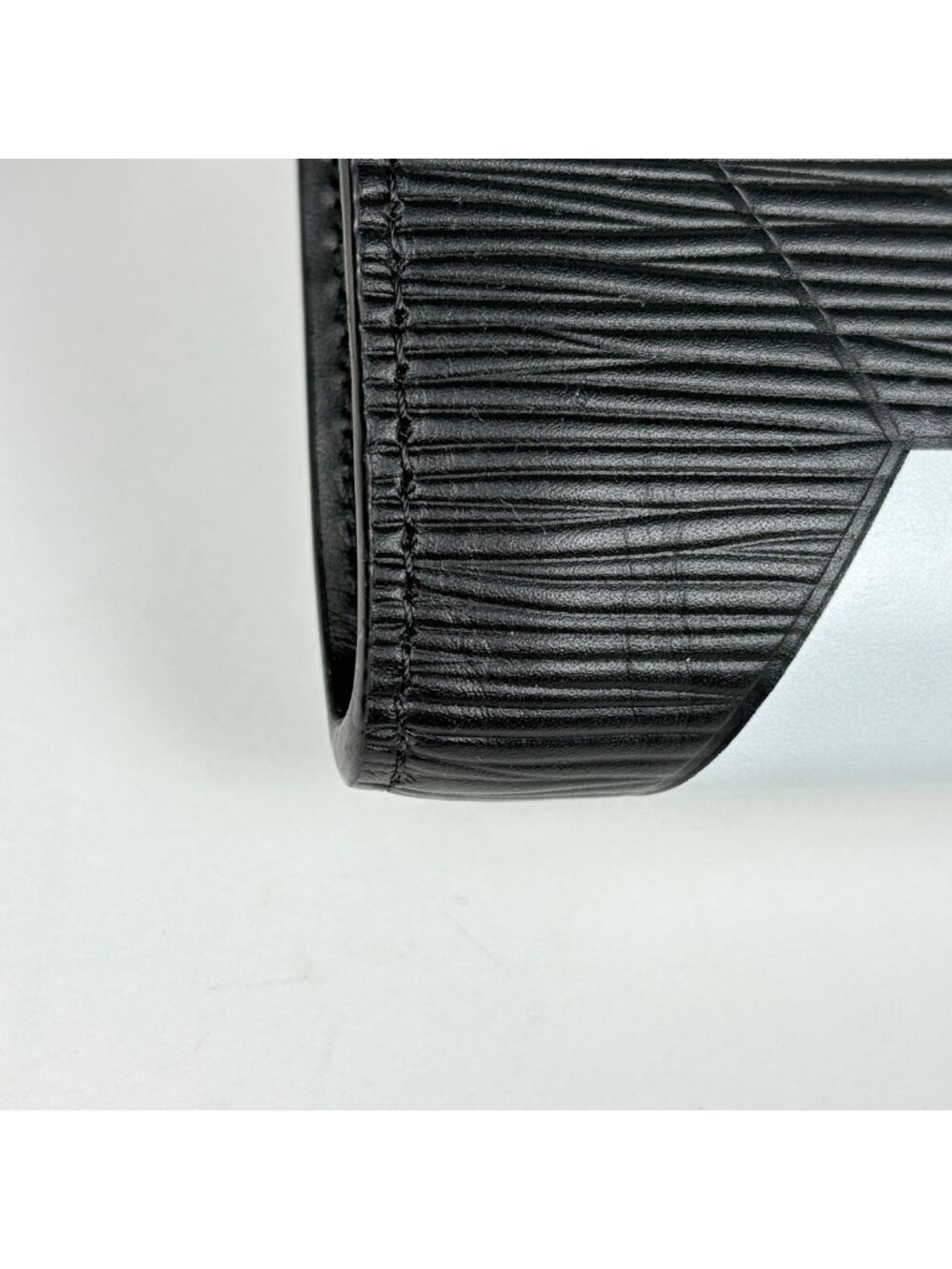 Louis Vuitton Pochette Jour GM Fifa World Cup Document Case Epi Noir Clutch - Picture 3 of 8